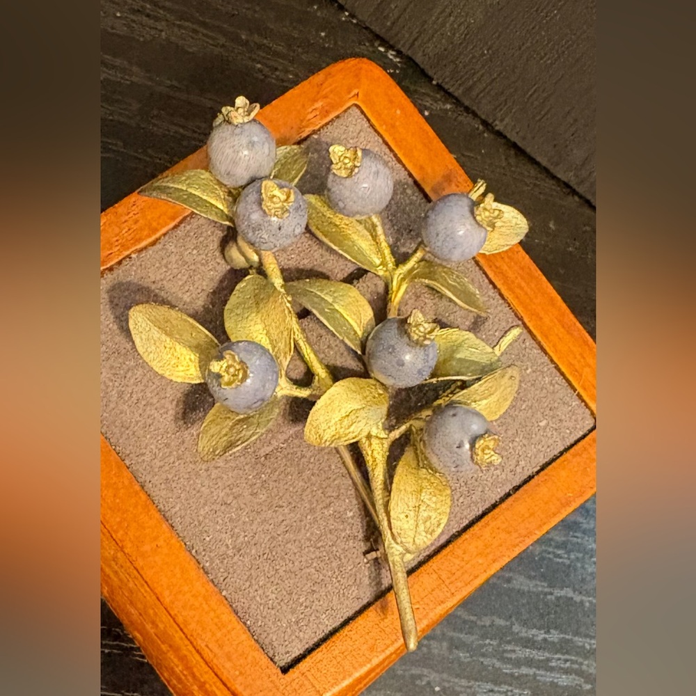 Michael Michaud brooch blueberry pin 2” 3-d hand patina leaf lapis lazuli berry